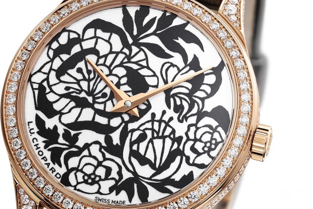 This copy watch for sale combines some shining elements favored by ladies.